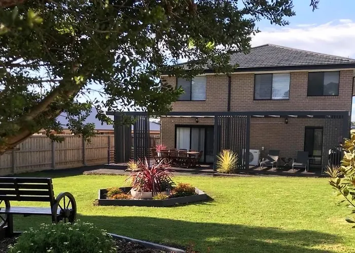 Seabreeze Haven -Wifi, Netflix, Pet Friendly Beach House