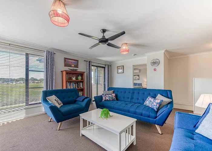 Seabreeze Haven -Wifi, Netflix, Pet Friendly Beach House